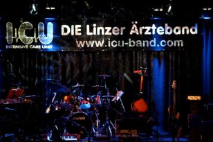 seibukan_Konzert_der_Linzer_Aerzteband_2012_043.jpg